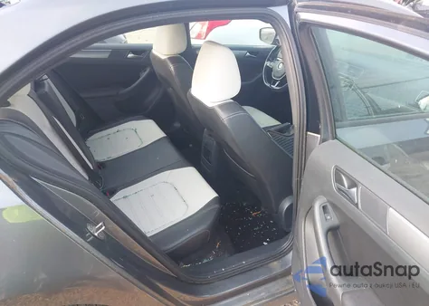 2016 Volkswagen Jetta 1.8T Sport из США, поврежденный, VIN 3VWD17AJ1GM271930